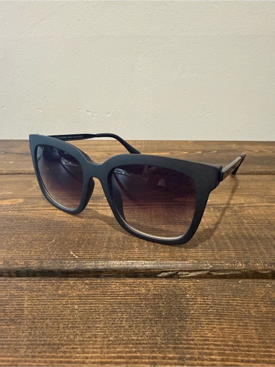 Diff Eyewear Accessories - Diff Eyewear Hailey Black Oversized Cat-Eye Sunglasses